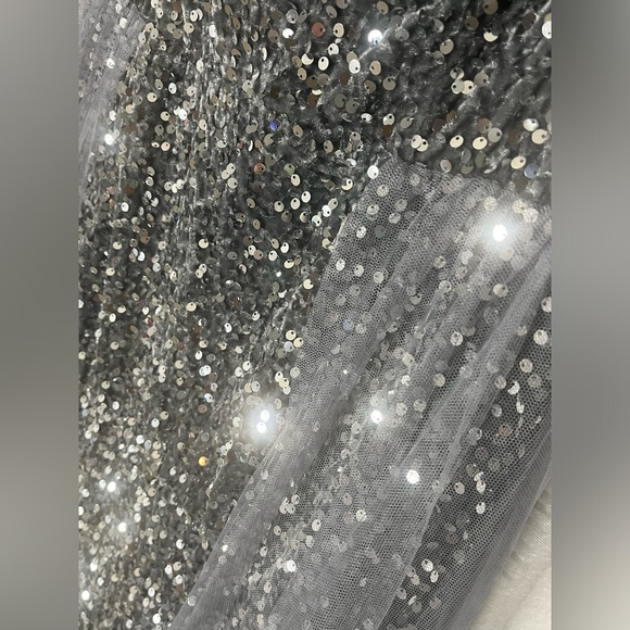 Off shoulder gown with overlay skirt NWOT - Picture 7 of 11